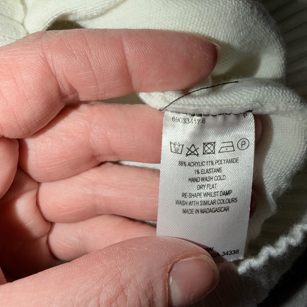 French Connection Off-White Knit Crewneck Sweater large - Picture 4 of 6